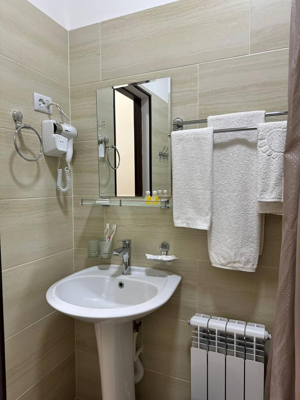 Hotel Aral Нукус Екстериор снимка