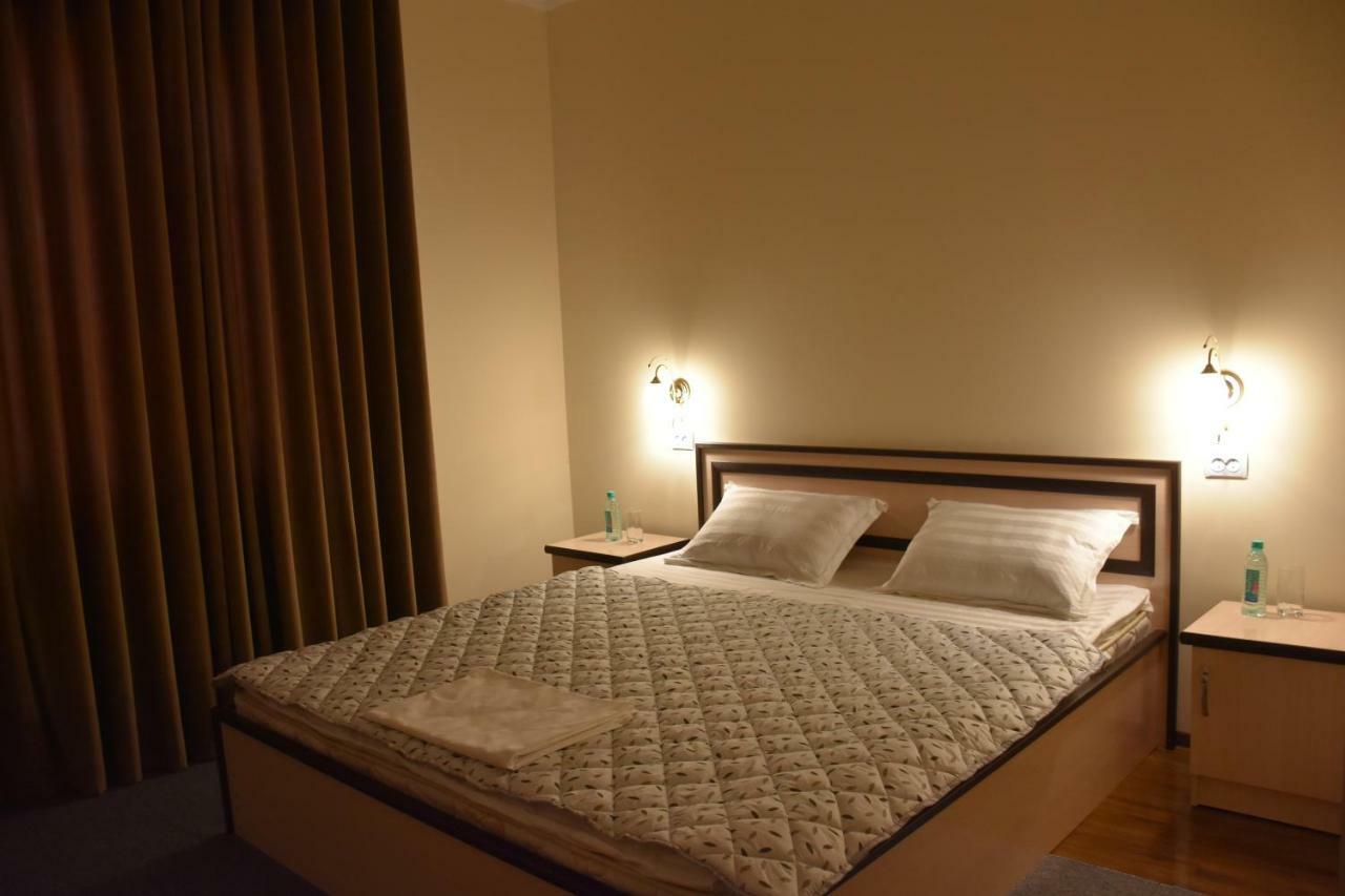 Hotel Aral Нукус Екстериор снимка